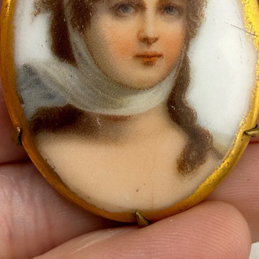 Vintage Victorian Porcelain Painted Brooch Gold Tone Woman With Scarf